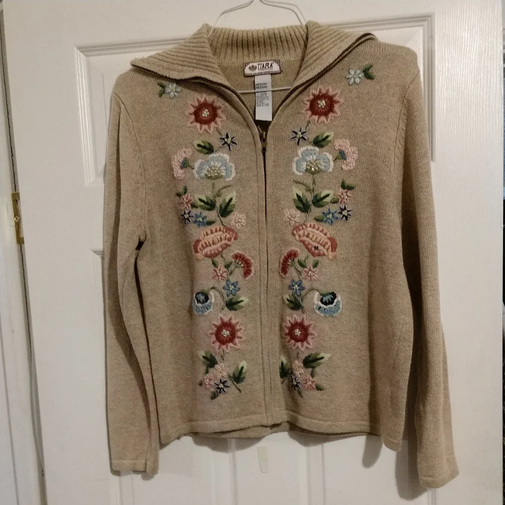 SOLD Vintage 🆕 Tiara International Embroidered Cardigan Sweater Zipper Front - Picture 2 of 11